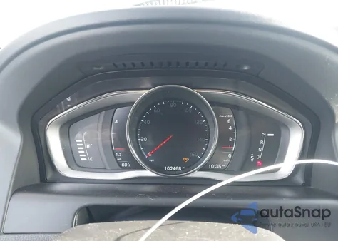 2015 Volvo Xc60 T6 Platinum from USA, damaged, VIN YV4902RM2F2666733